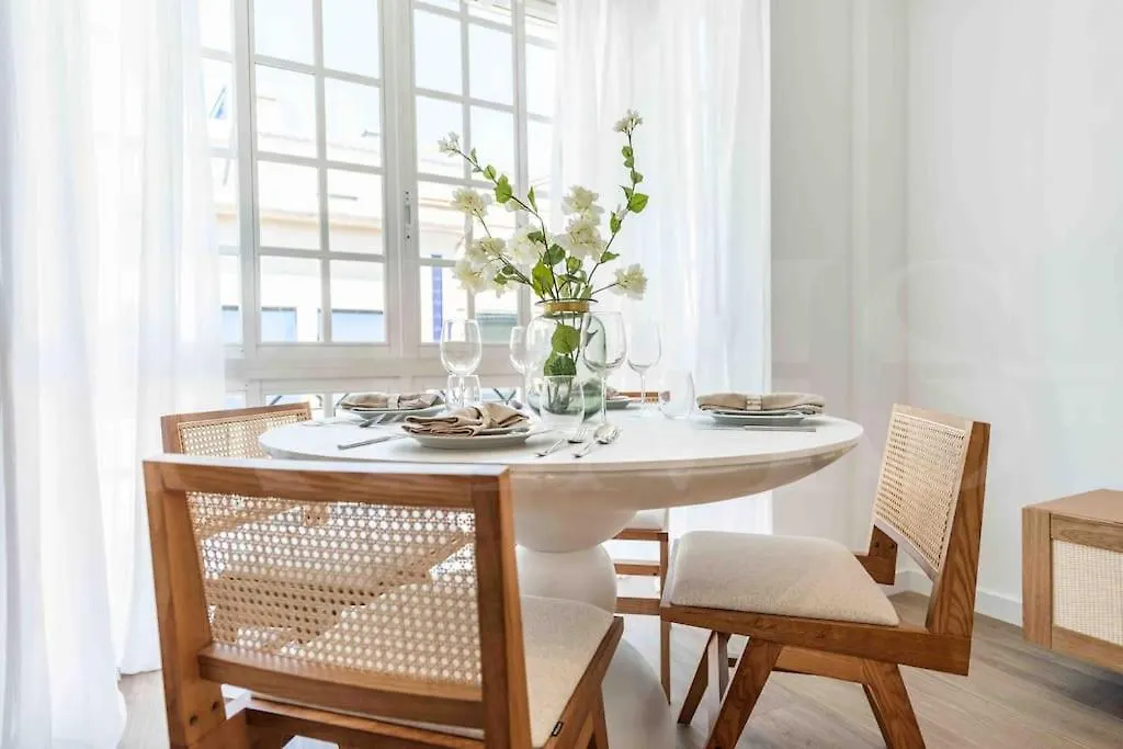 Chic Quiet Apartment Near The Center By Rems Malaga Spain
